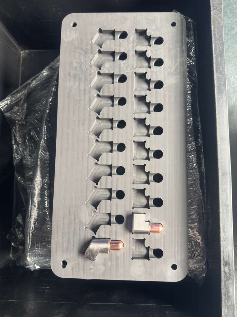 薄板的克星：cpu冷板石墨治具的防變形秘籍